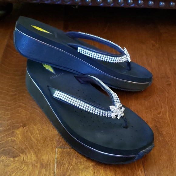 Volatile Thong Sandals, Size 9.